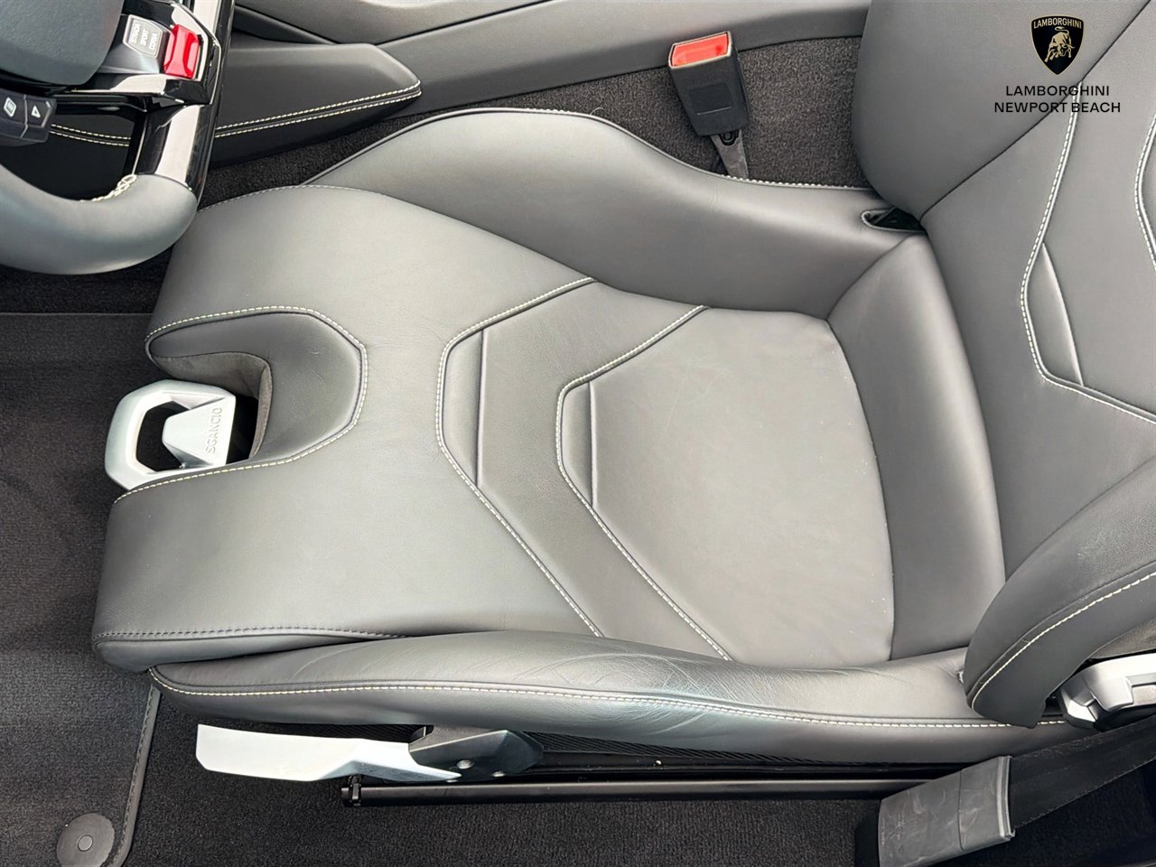 Used 2024 Lamborghini Huracan EVO AWD/4WD image 19