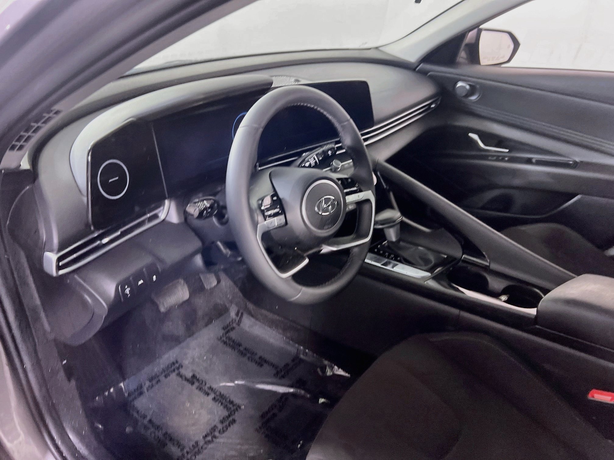 Used 2023 Hyundai Elantra SEL w/ Convenience Package FWD image 9