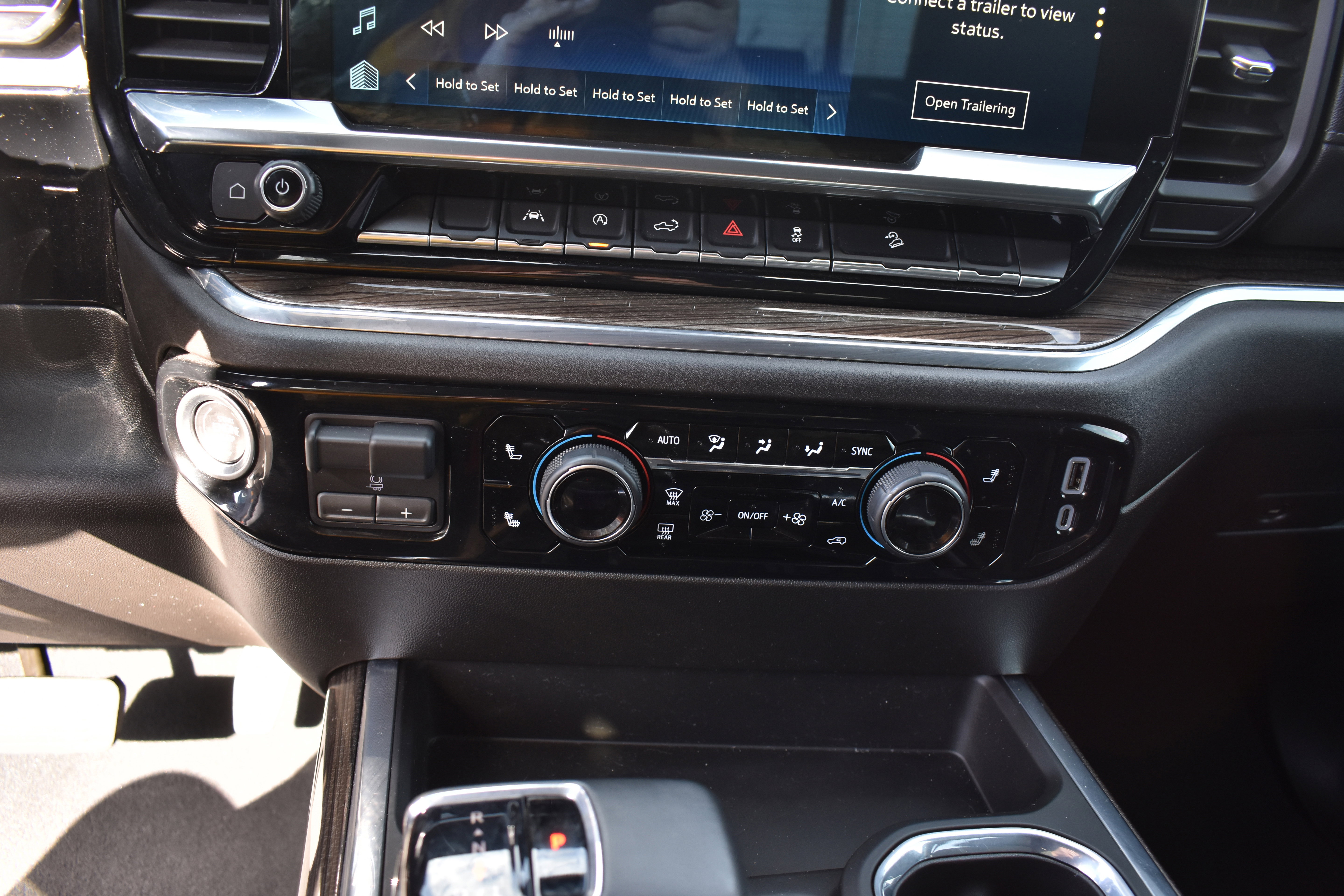 Used 2024 Chevrolet Silverado 1500 LT w/ Z71 Off-Road Package image 21