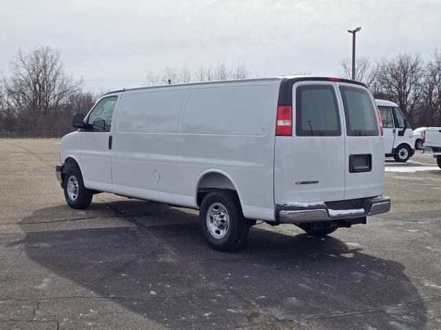 New 2025 Chevrolet Express 2500 Work Van w/ Driver Convenience Package image 4