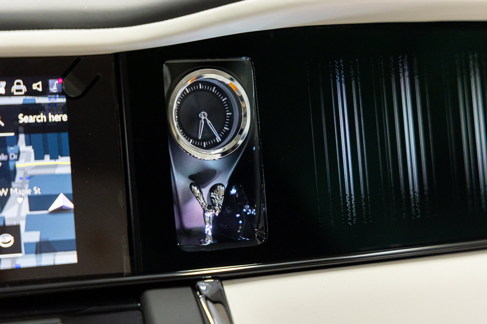 New 2027 Rolls-Royce Cullinan AWD/4WD image 42