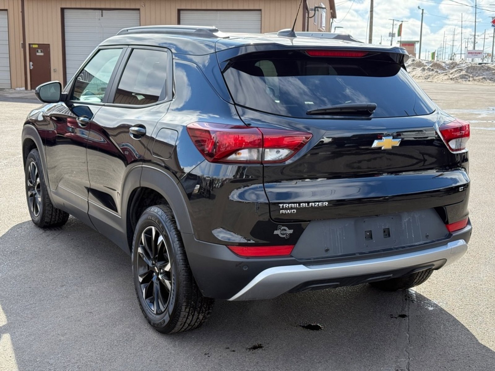 Used 2023 Chevrolet TrailBlazer LT w/ Sun and Liftgate Package image 6