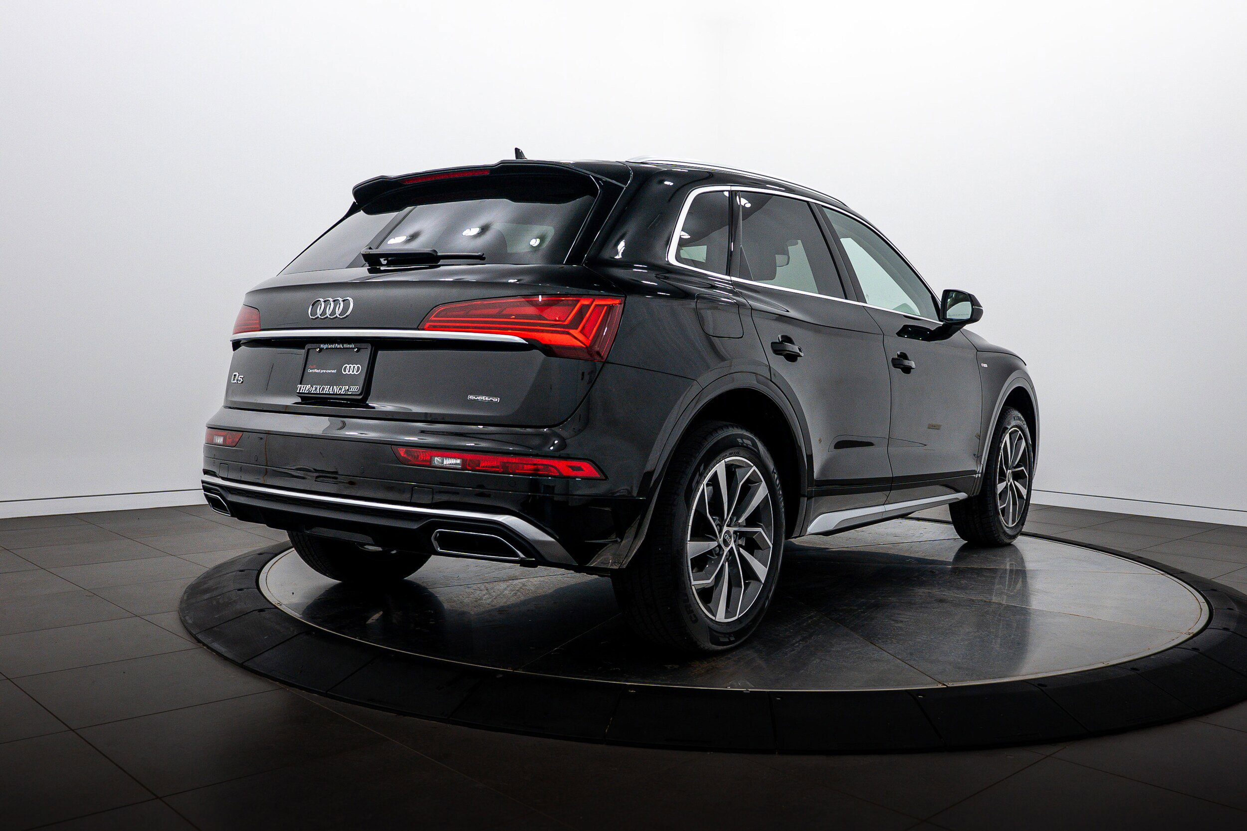 Certified 2023 Audi Q5 2.0T Premium Plus w/ Premium Plus Package AWD/4WD image 3