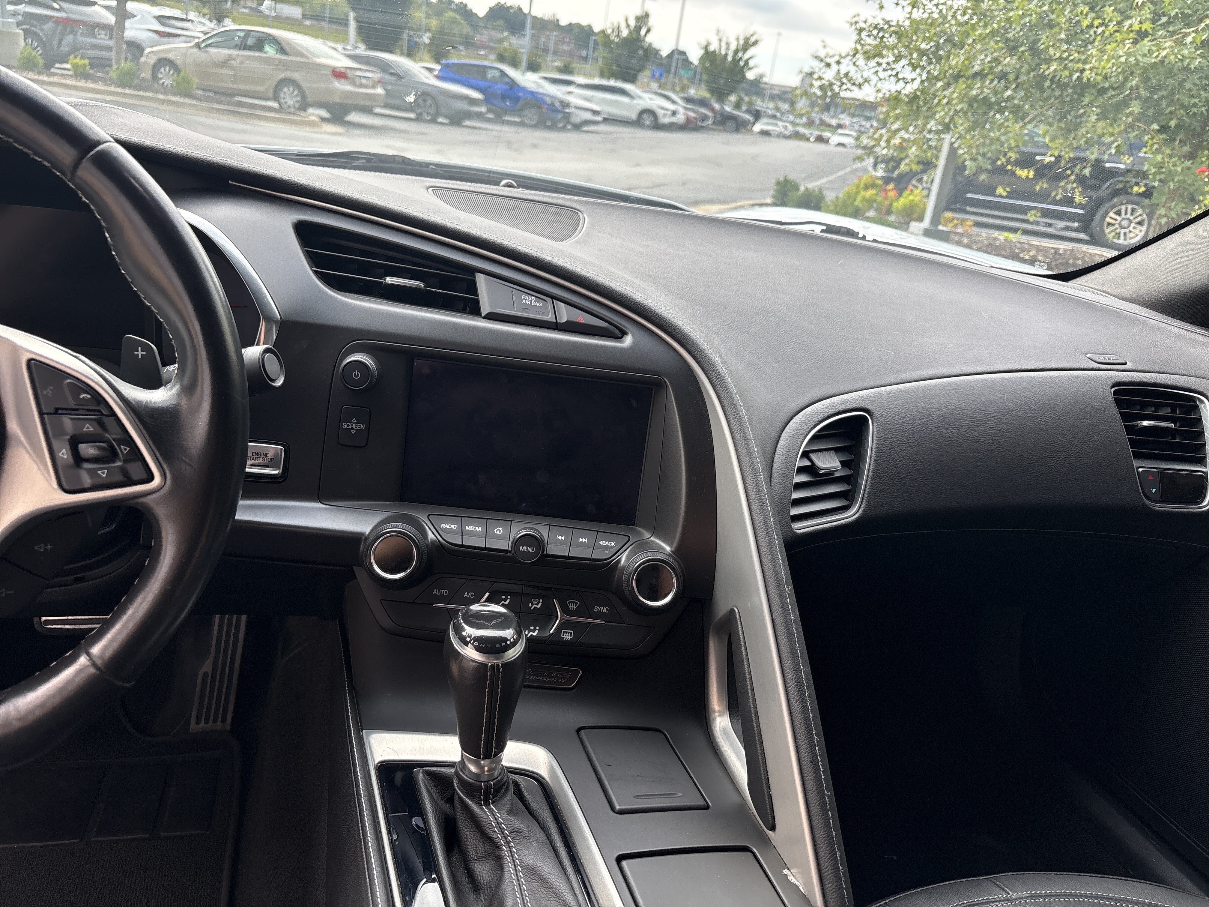 Used 2019 Chevrolet Corvette Stingray Coupe w/ Carbon Flash Badge Package RWD image 29