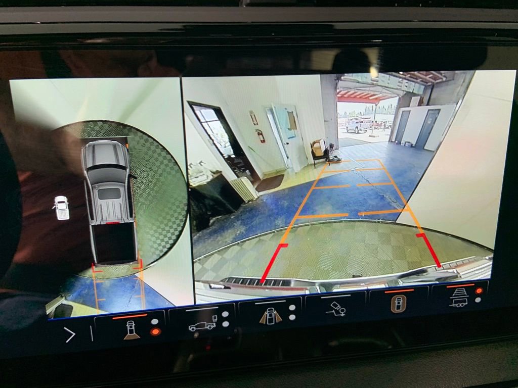 Used 2025 GMC Sierra 1500 AT4 w/ Technology Package image 14