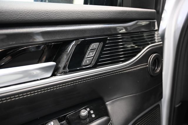 Used 2022 Jeep Wagoneer Series I AWD/4WD image 30