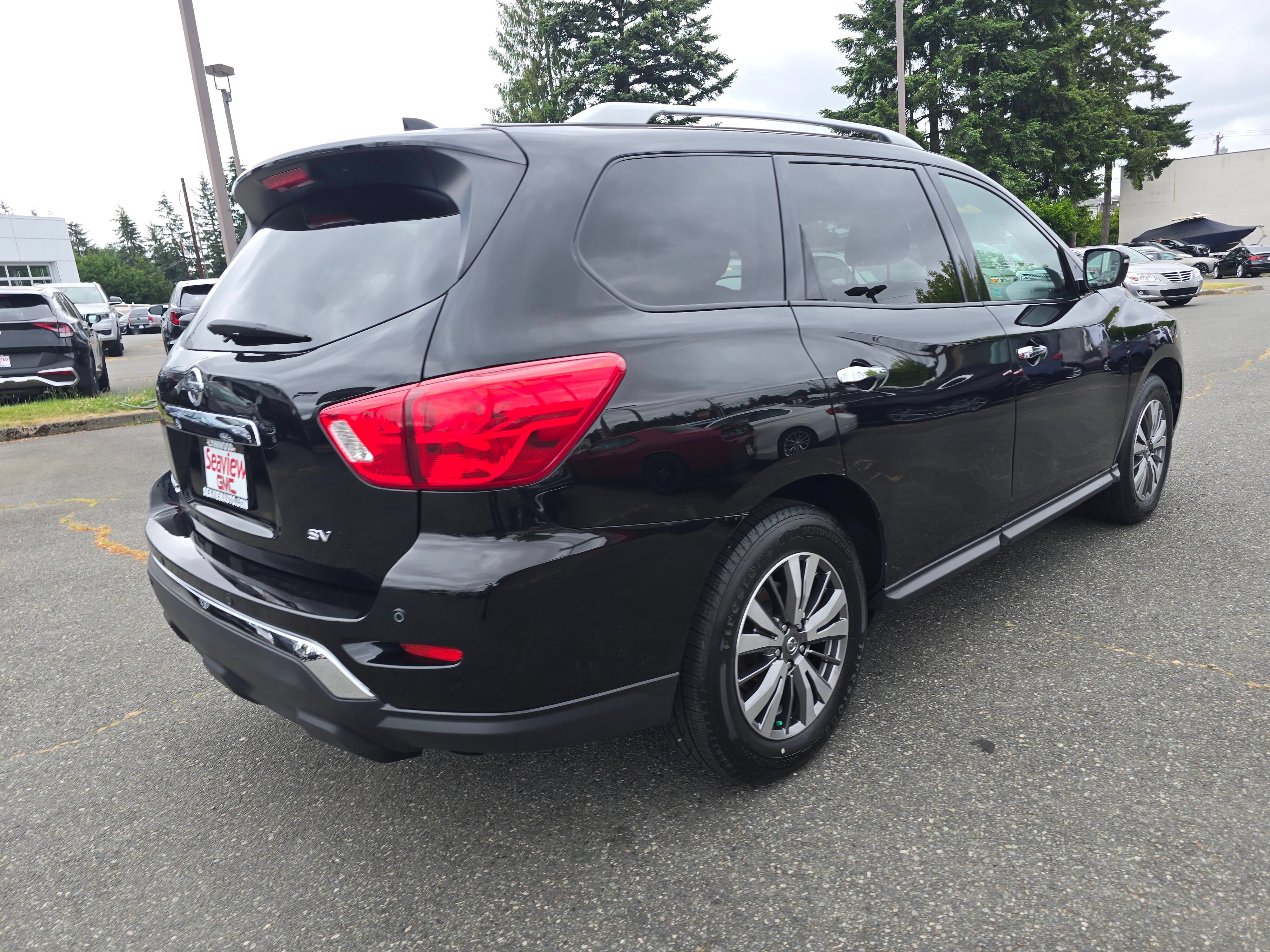 Used 2019 Nissan Pathfinder SV FWD image 3