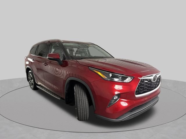 Used 2022 Toyota Highlander XLE FWD image 4