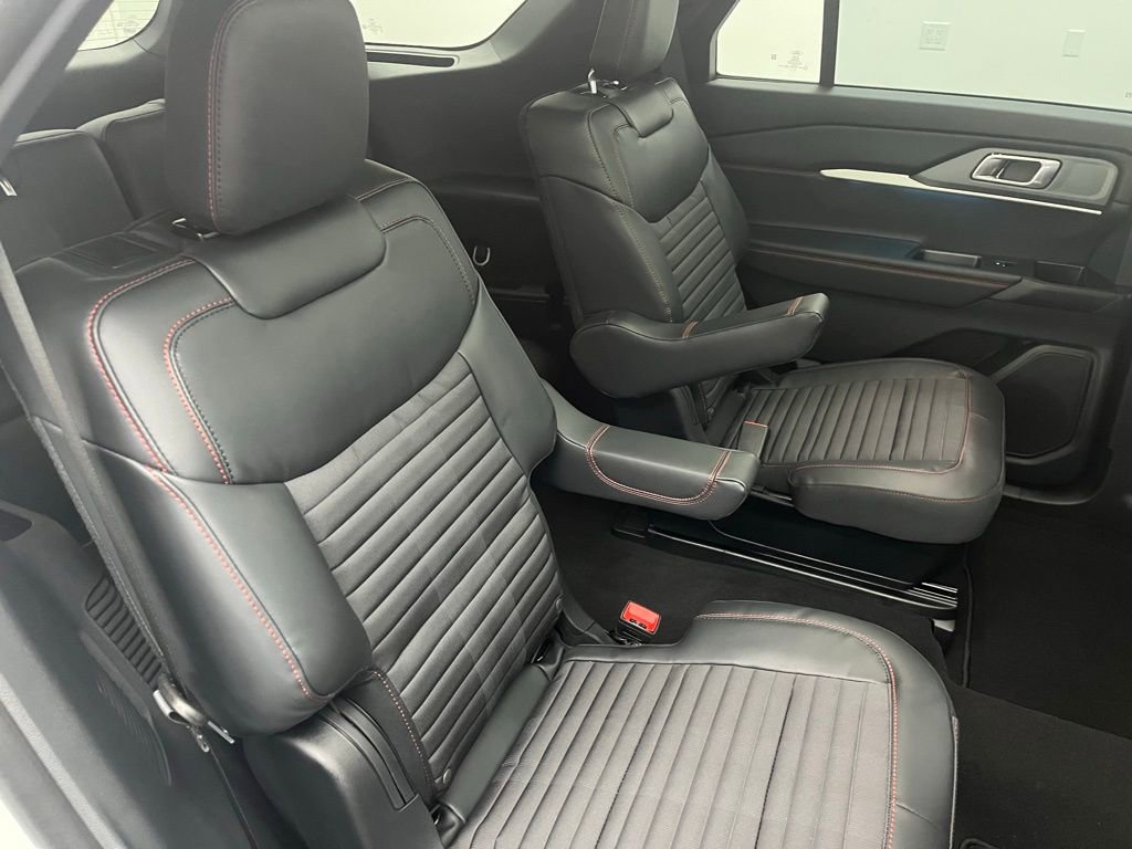 New 2026 Ford Explorer ST-Line w/ ST-Line Street Pack image 30