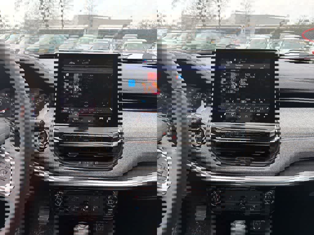 Used 2022 Jeep Compass Latitude image 34