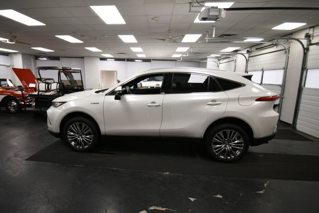 Used 2021 Toyota Venza XLE w/ Softex Package image 5