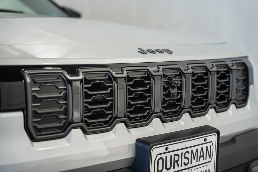 New 2026 Jeep Cherokee Overland image 12