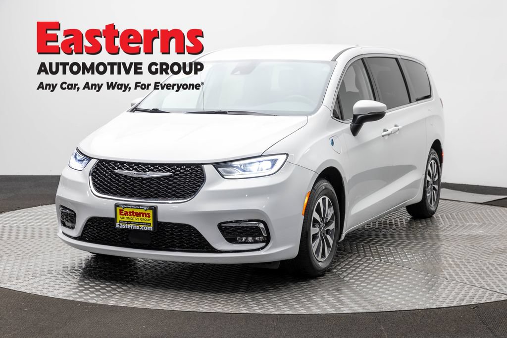 Used 2023 Chrysler Pacifica Touring-L