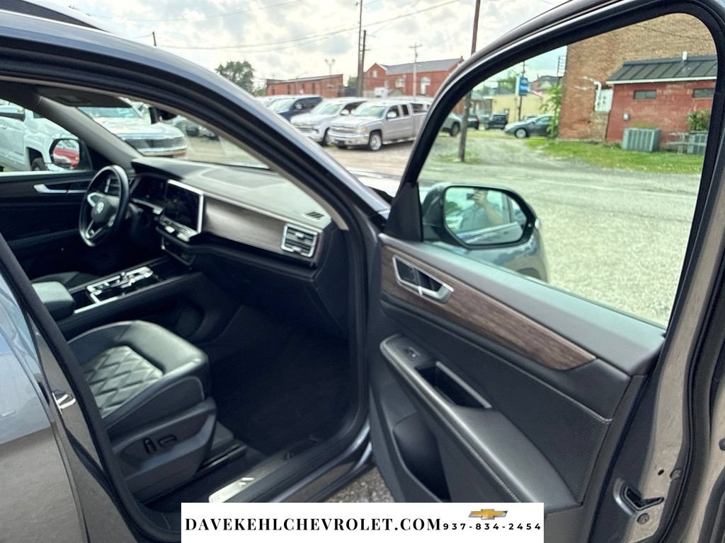 Used 2024 Volkswagen Atlas SEL Premium R-Line AWD/4WD image 22
