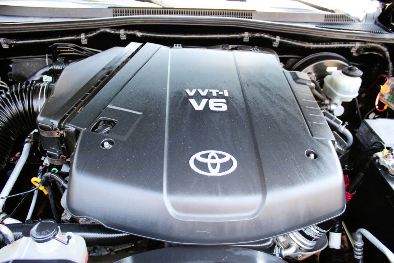 Used 2011 Toyota Tacoma PreRunner w/ TRD Sport Pkg RWD image 12