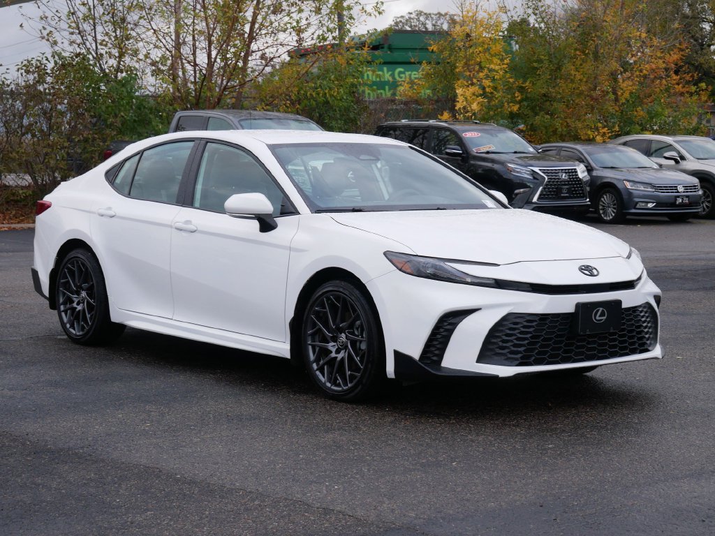 Used 2025 Toyota Camry SE w/ Convenience Package