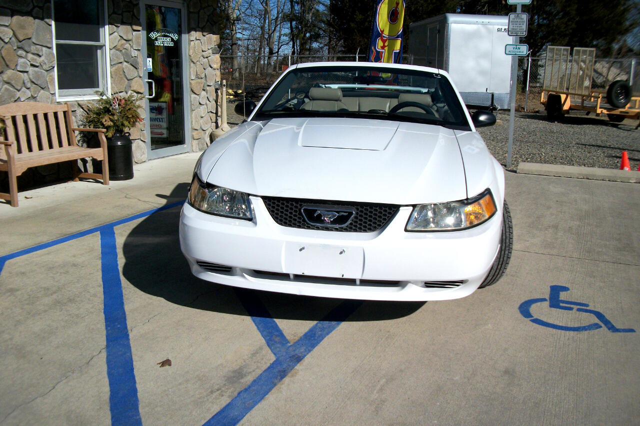 Used 2004 Ford Mustang Deluxe Convertible image 16