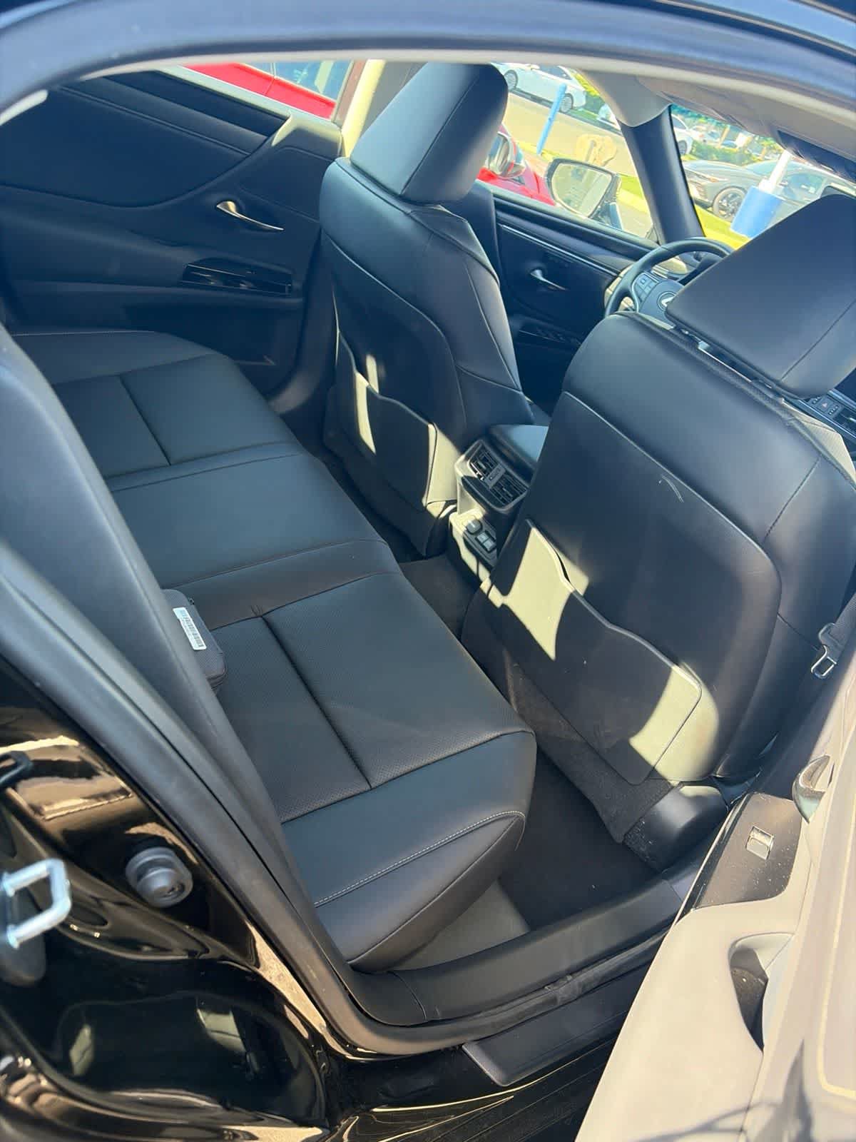 Used 2025 Lexus ES 300h w/ Premium Package FWD image 20