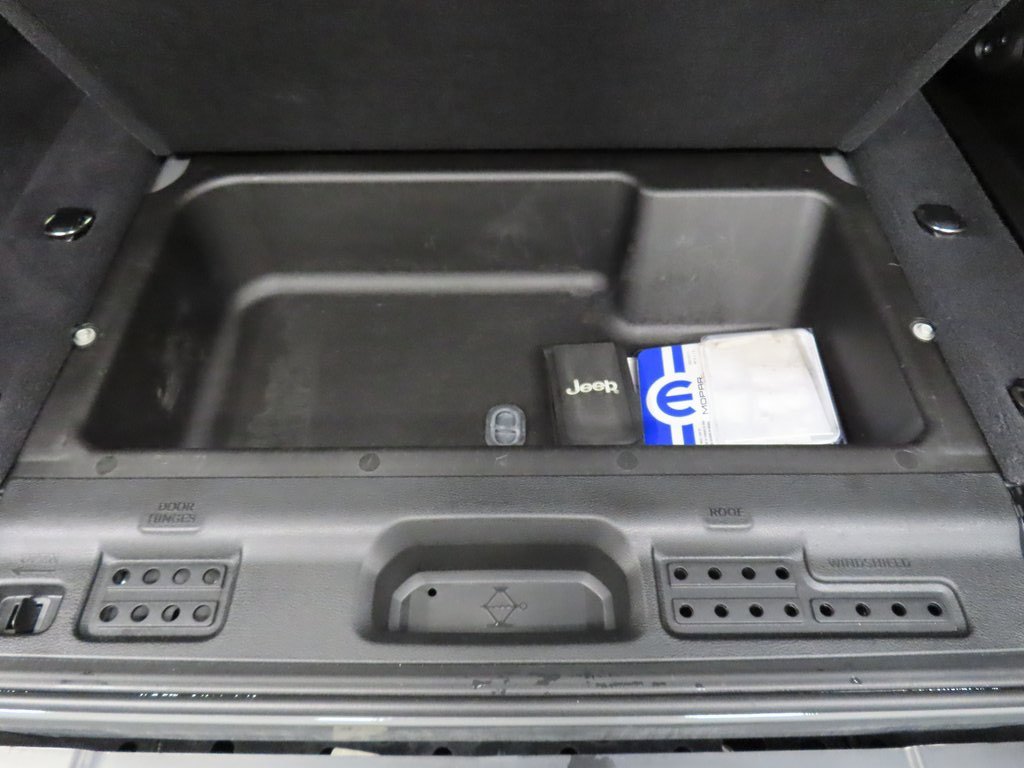 Used 2022 Jeep Wrangler Unlimited Sahara w/ LED Lighting Group image 34