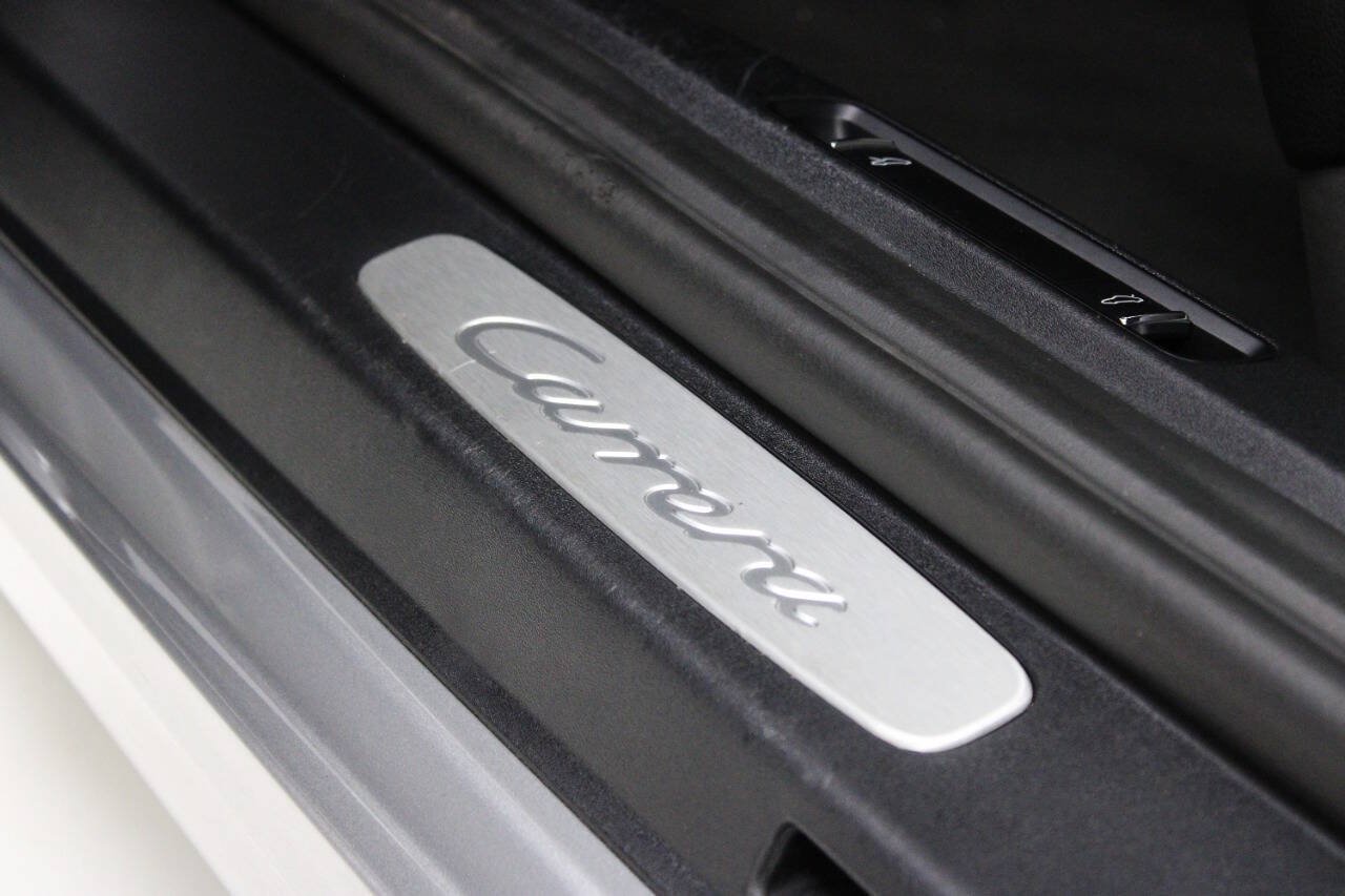 Used 2017 Porsche 911 Carrera image 31