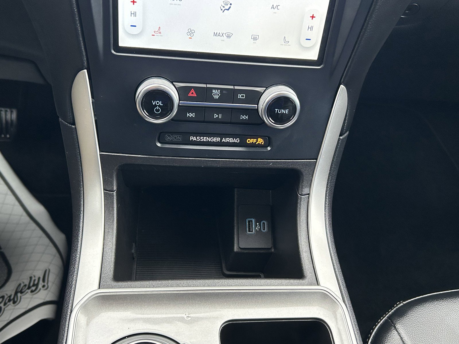 Used 2023 Ford Edge SEL image 33