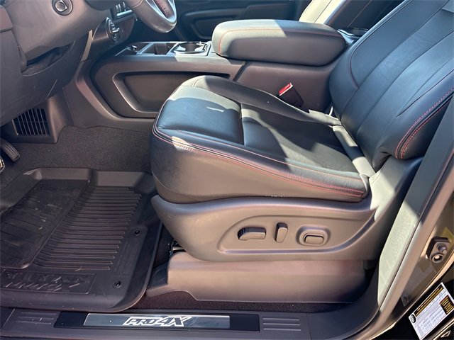 Used 2024 Nissan Titan PRO-4X w/ Pro-4x Convenience Package image 17