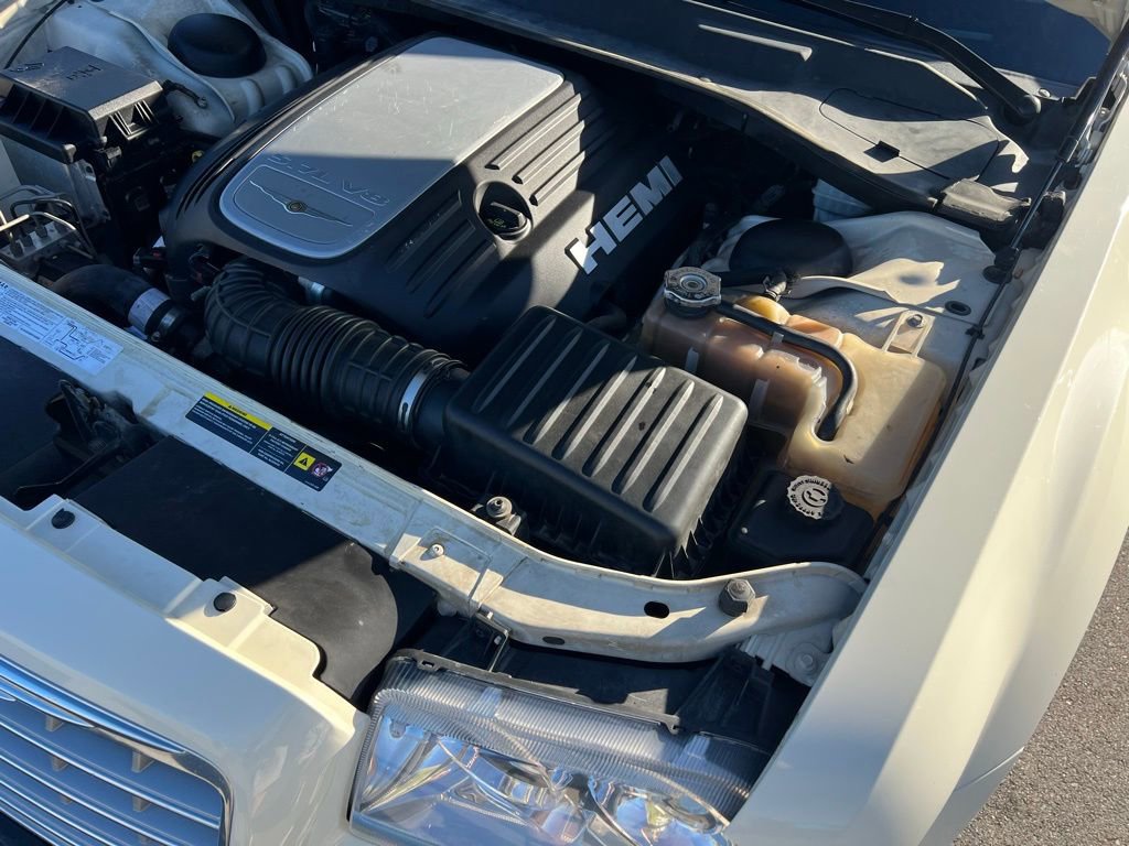 Used 2006 Chrysler 300 C w/ Protection Group II image 45