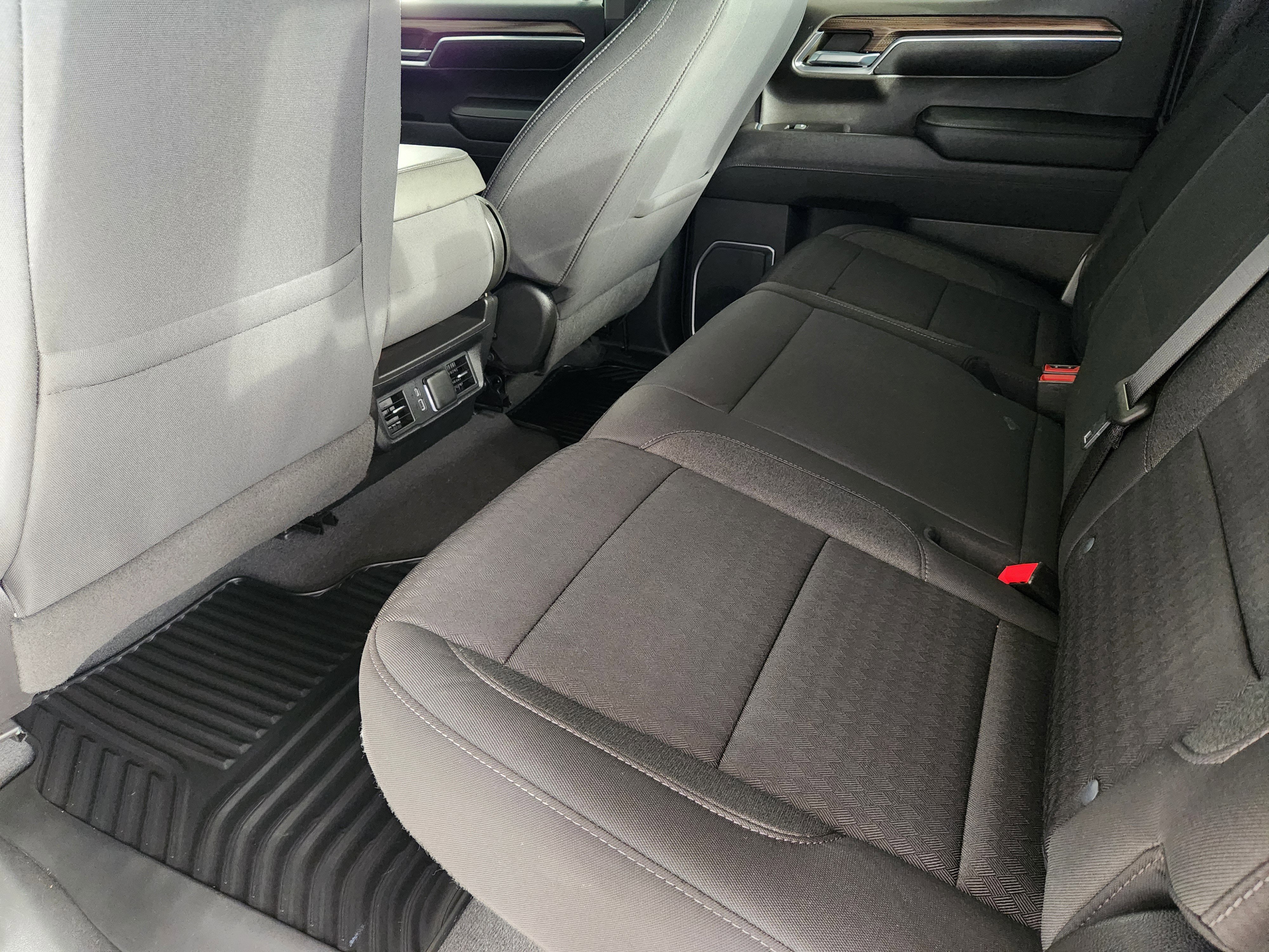 Used 2023 Chevrolet Silverado 1500 LT image 31