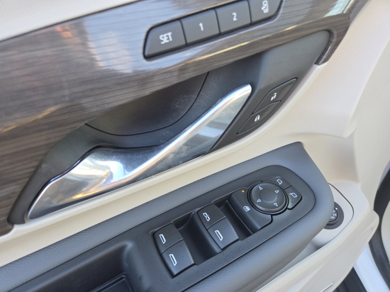 Used 2024 GMC Terrain Denali w/ Denali Premium Package image 30