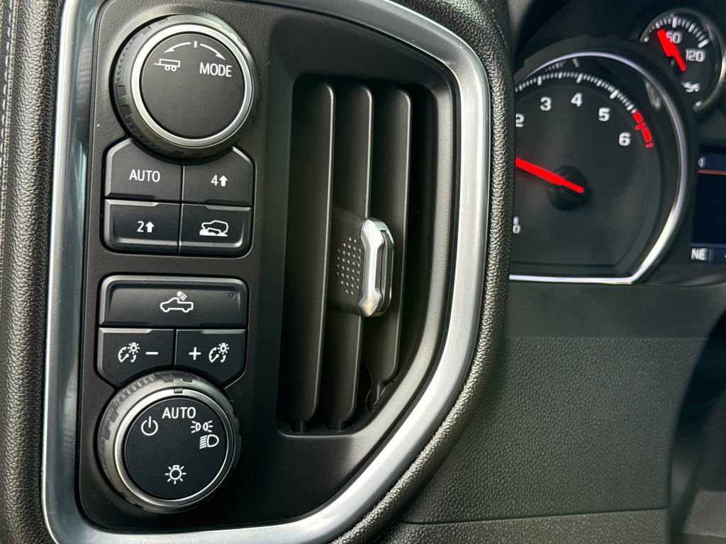 Used 2022 Chevrolet Silverado 1500 LT image 22