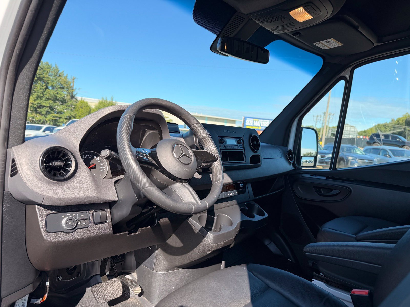 Used 2025 Mercedes-Benz Sprinter 2500 image 14