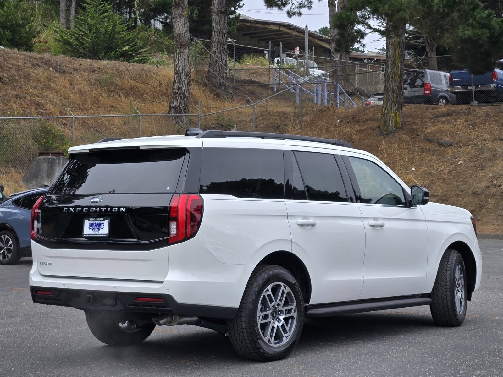 New 2026 Ford Expedition Active AWD/4WD image 4