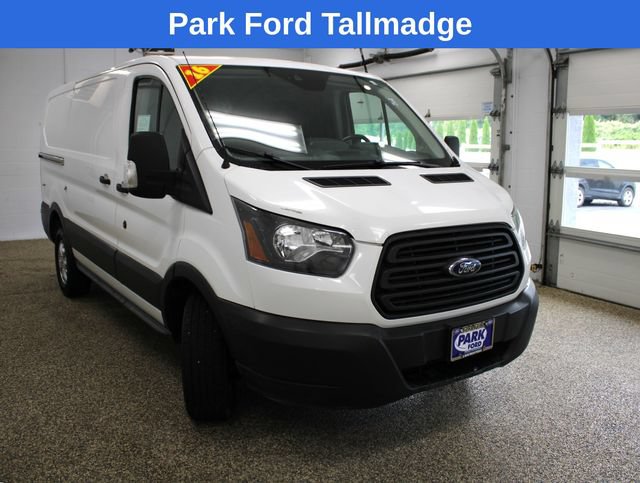 Used 2016 Ford Transit 250 130 Low Roof RWD image 8
