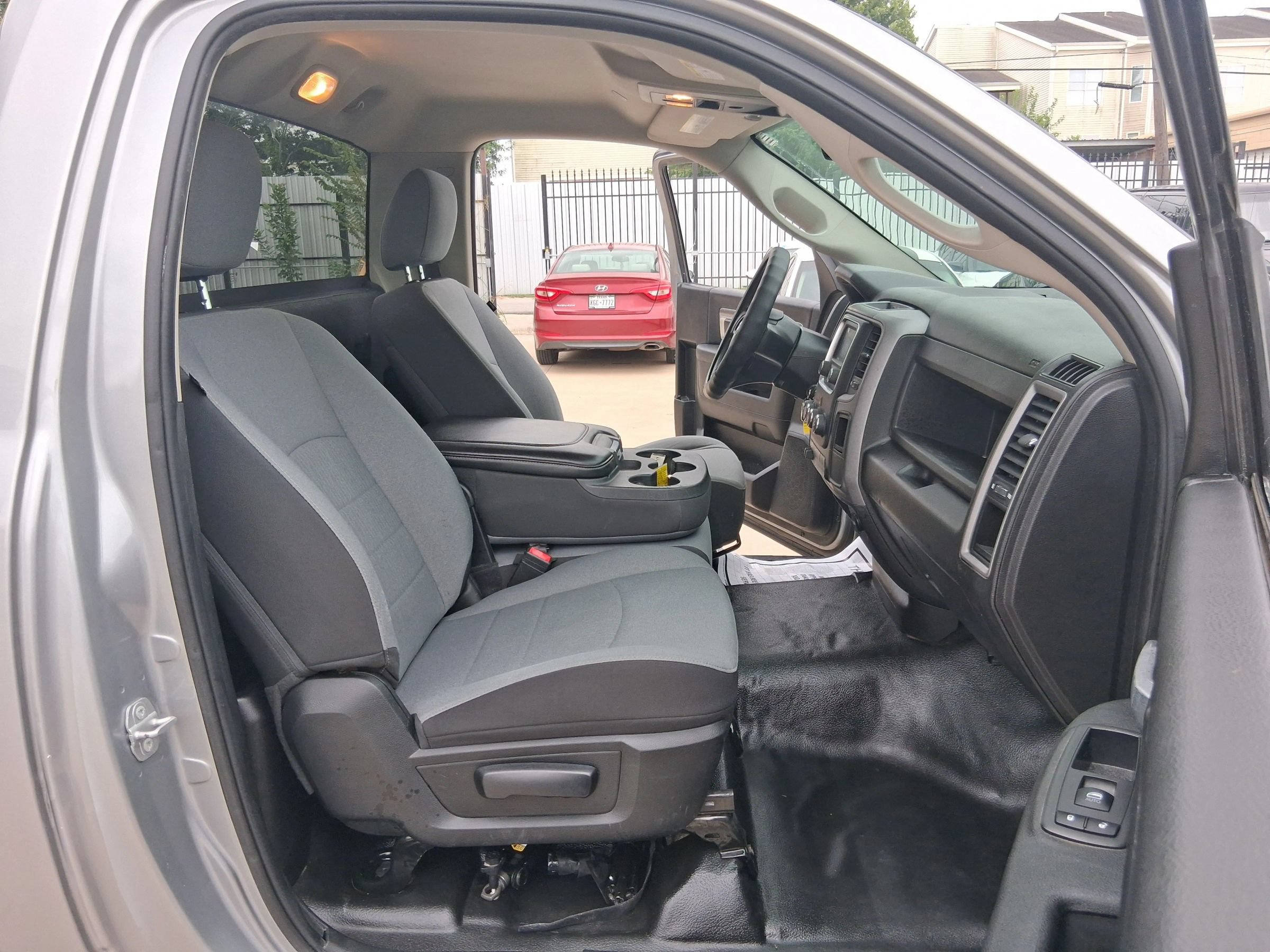 Used 2021 RAM 1500 Classic Tradesman AWD/4WD image 31