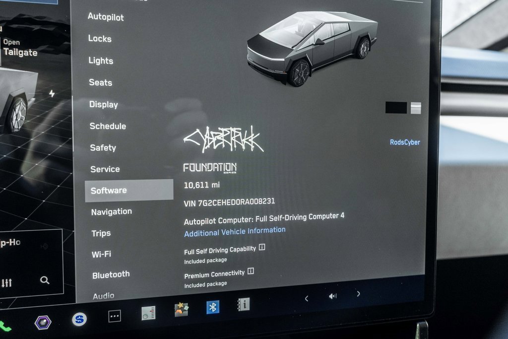 Used 2024 Tesla Cybertruck AWD Crew Cab image 21