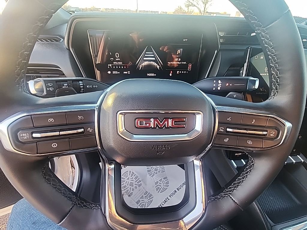 Used 2025 GMC Terrain Elevation image 16