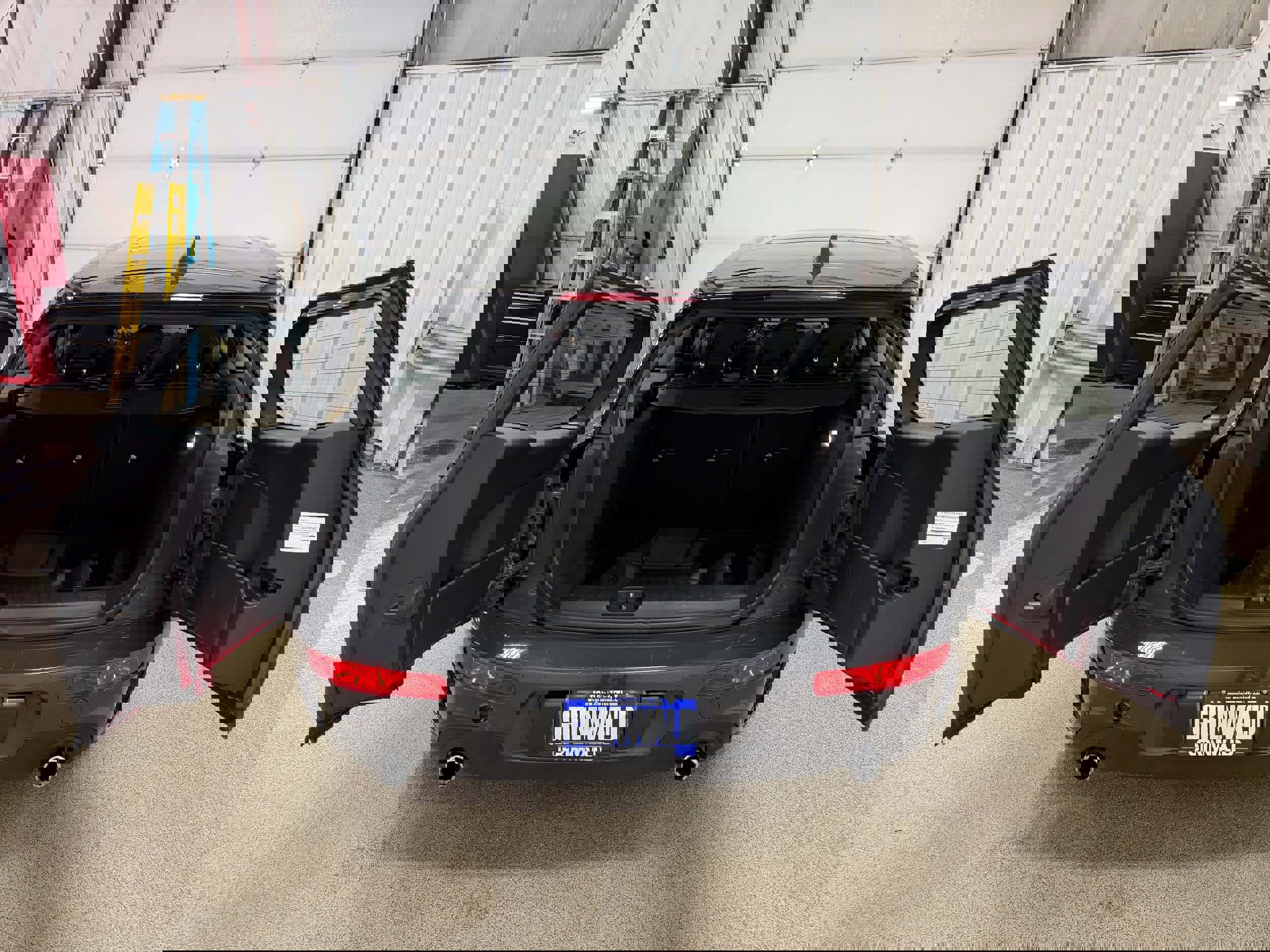 Used 2019 MINI Cooper Clubman S w/ Premium Package image 29