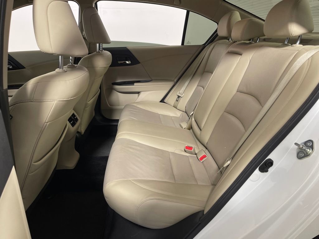 Used 2015 Honda Accord Touring image 13