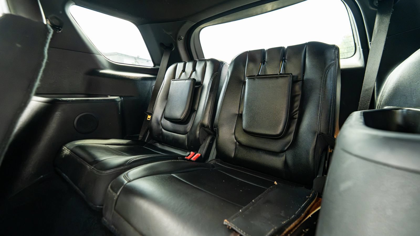 Used 2017 Ford Explorer XLT w/ Equipment Group 202A AWD/4WD image 25