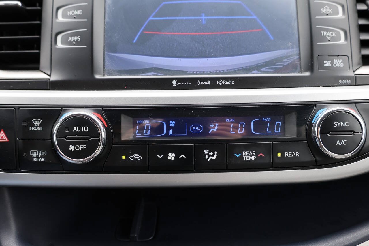Used 2016 Toyota Highlander XLE AWD/4WD image 23