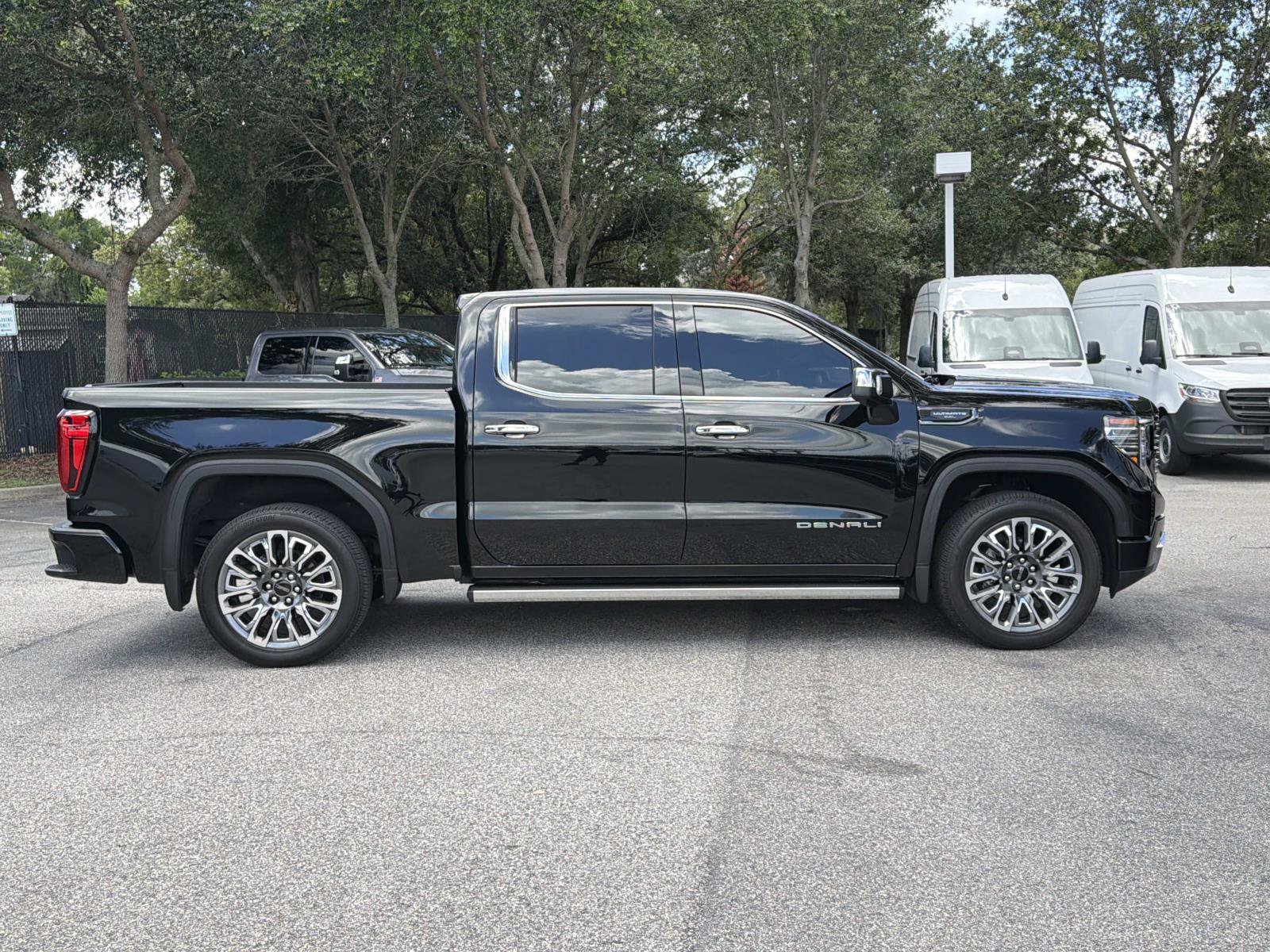 Used 2026 GMC Sierra 1500 Denali Ultimate AWD/4WD image 2