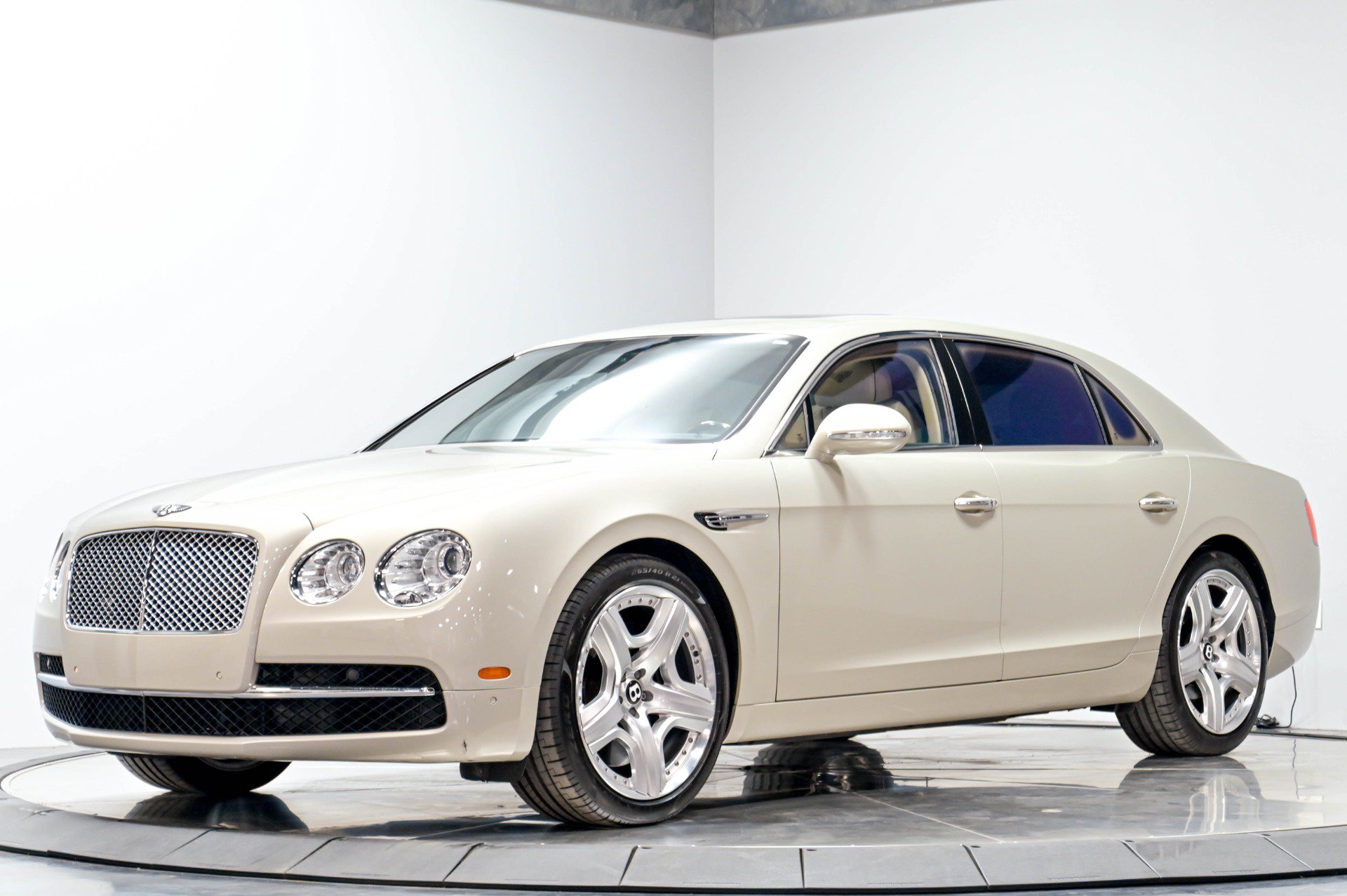 Used 2015 Bentley Flying Spur W12 AWD/4WD image 2