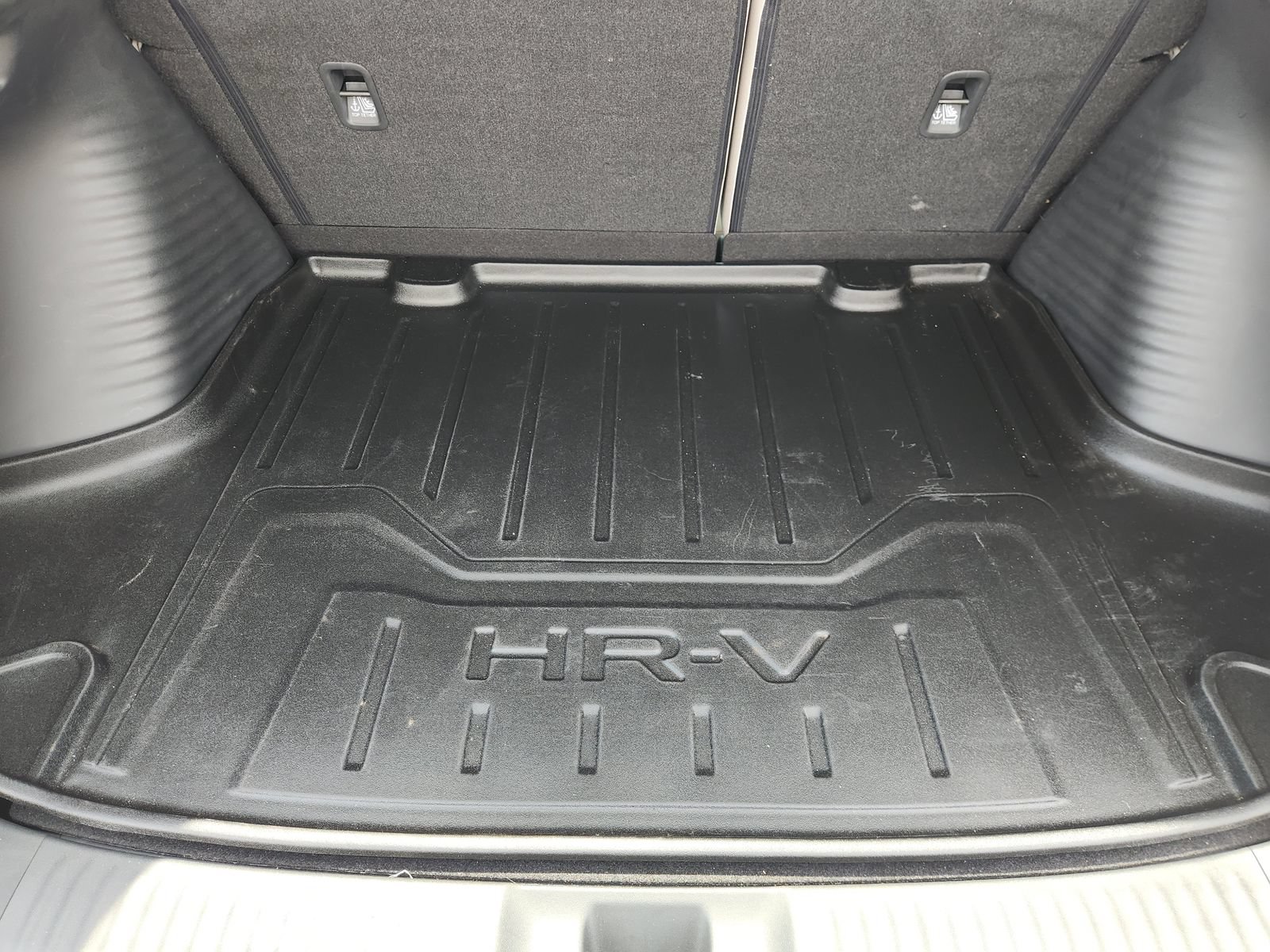 Used 2027 Honda HR-V LX image 36