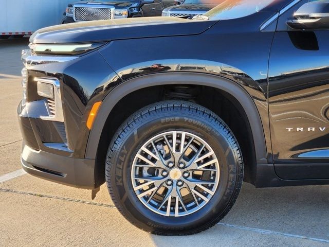 Used 2025 Chevrolet Traverse LT image 15