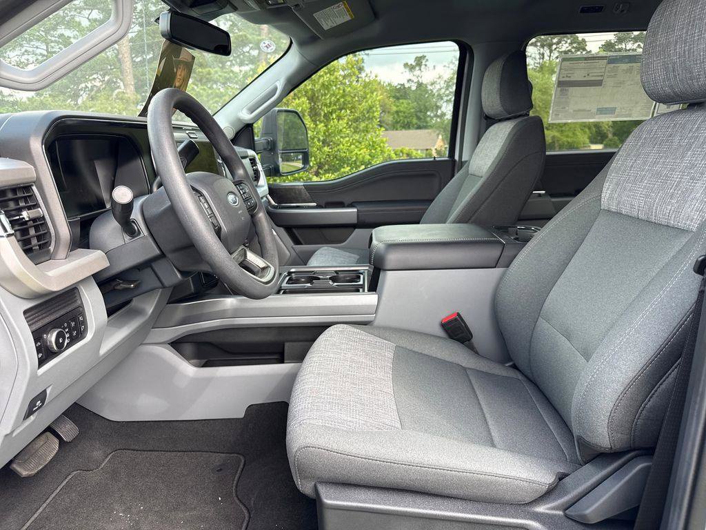 New 2026 Ford F250 XLT w/ XLT Premium Package AWD/4WD image 13