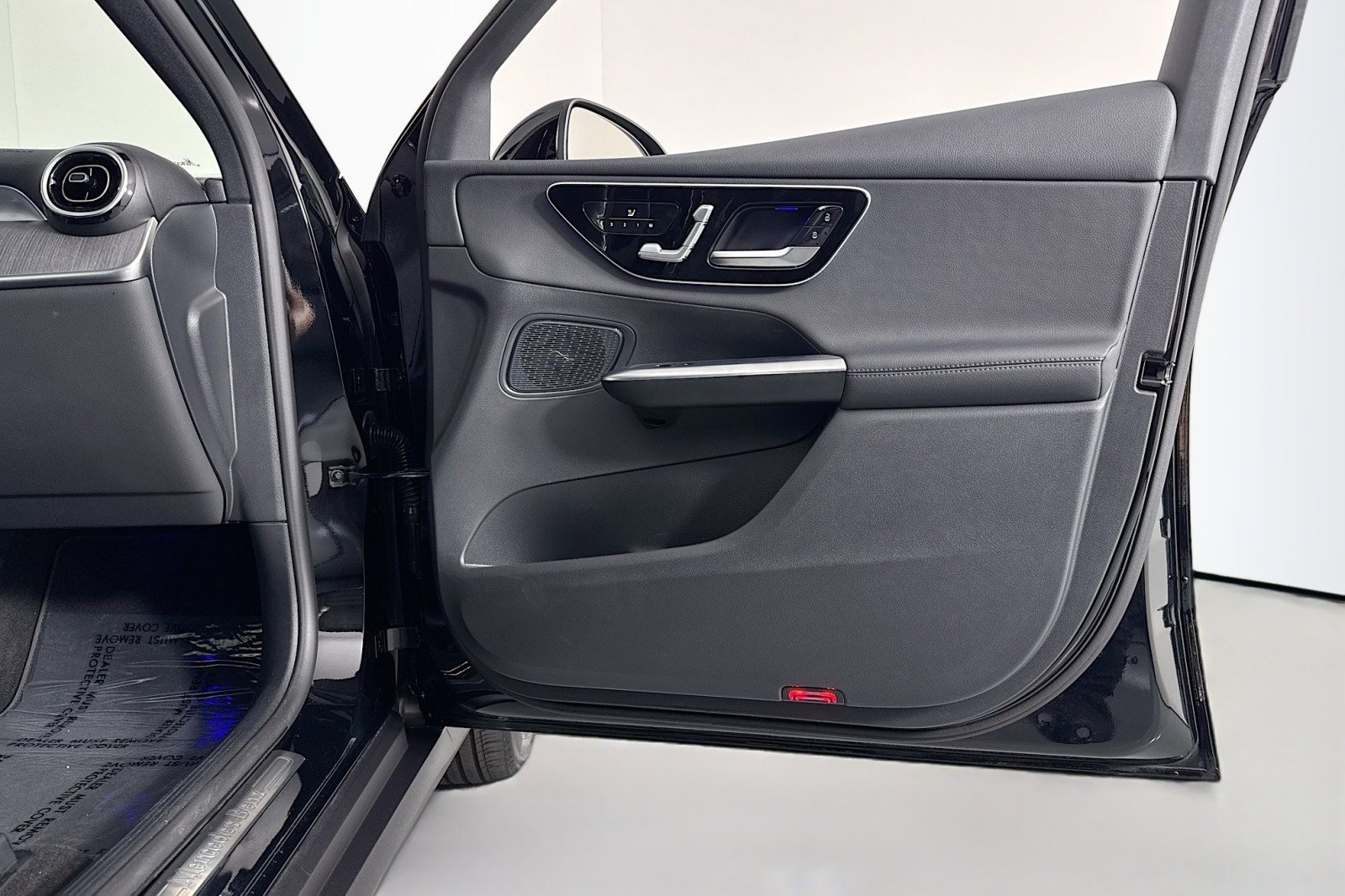 Certified 2026 Mercedes-Benz GLC 300 image 25