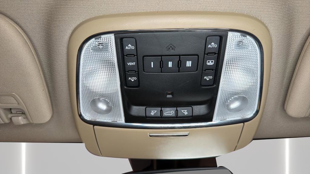 Used 2015 Jeep Grand Cherokee Overland image 18