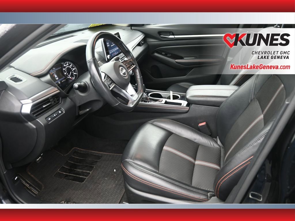 Used 2024 Nissan Altima 2.5 SR FWD image 14