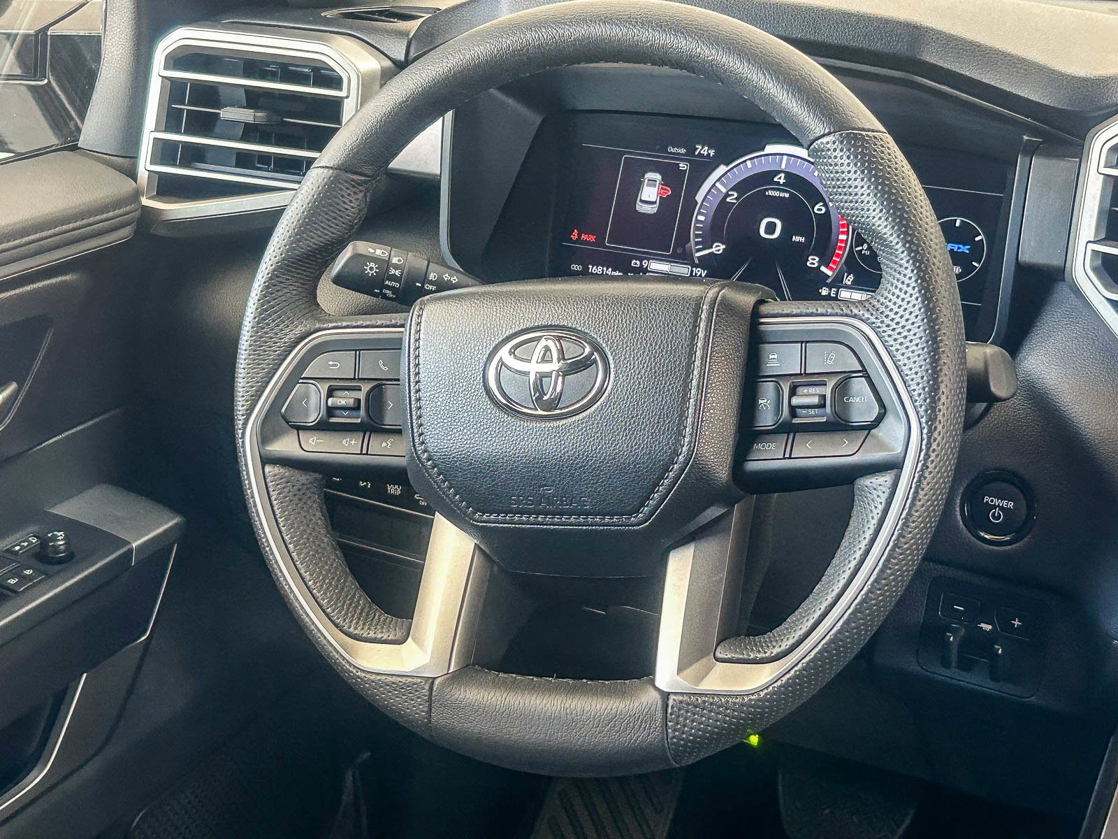 Used 2025 Toyota Sequoia SR5 AWD/4WD image 15