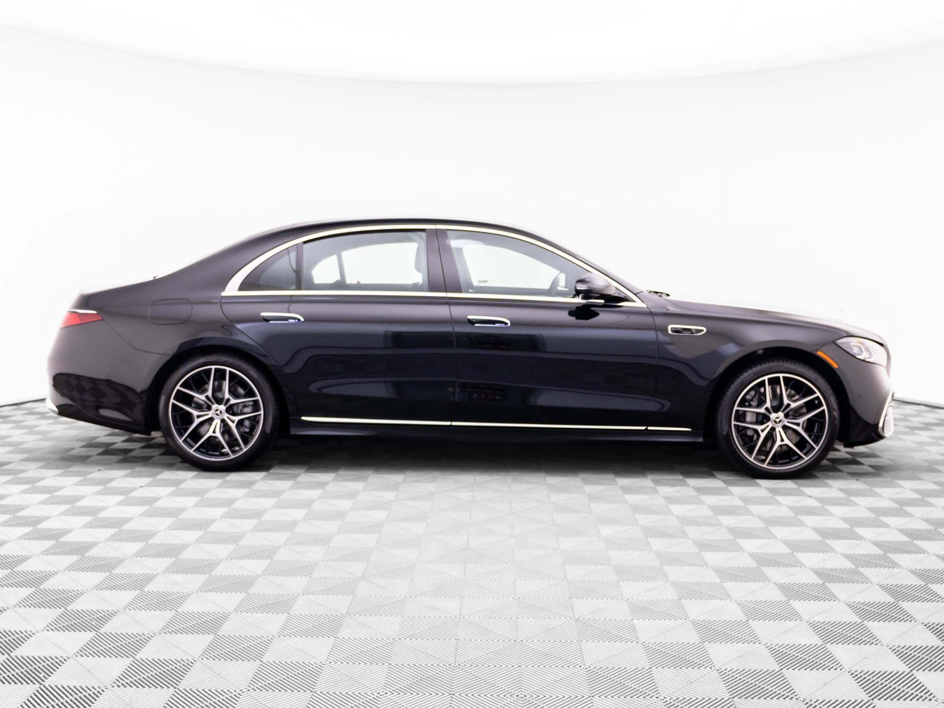 New 2027 Mercedes-Benz S 580 4MATIC Sedan image 6